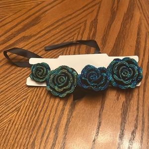 NWOT WOMEN NO BRAND BLACK BLUE GREEN ROSE DESIGN CHOKER NECKLACE W/ BLACK STRING